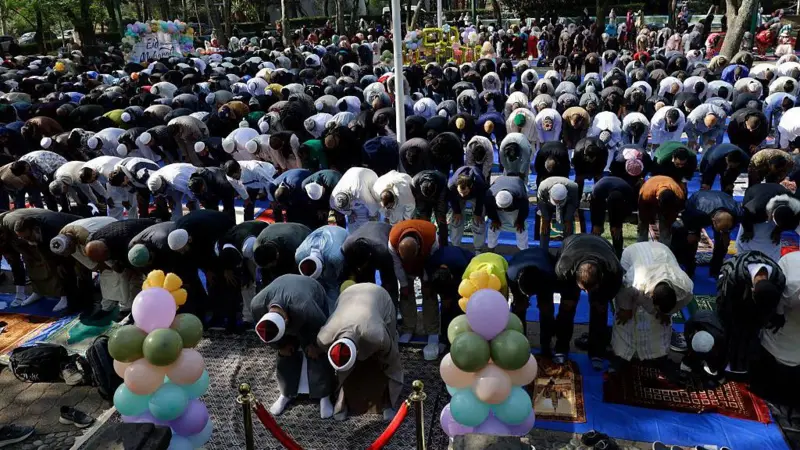 Muslims around the world celebrate Eid al-Adha (Bakrid) 2026